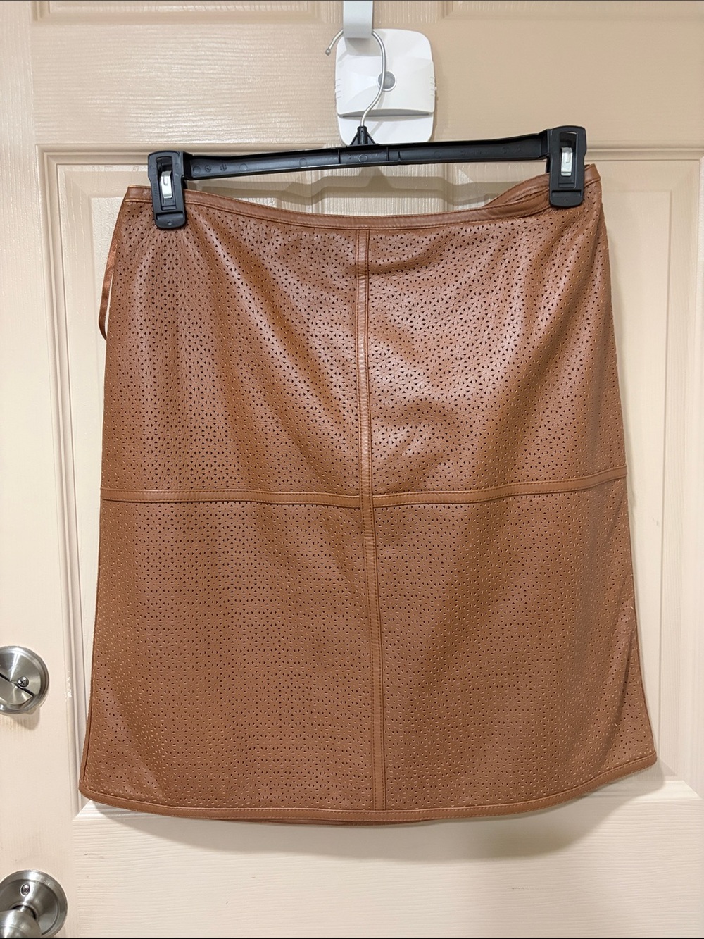 WORTH Cognac Brown Laser Cut Perforated Leather A-Line Skirt SZ 10